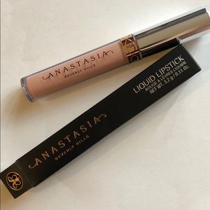 Anastasia BeverlyHills liquid lipstick  Hollywood